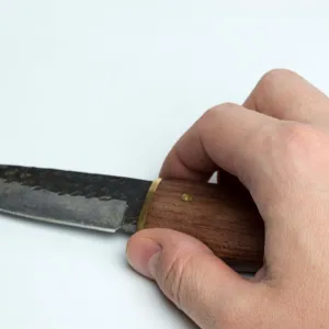 Homem de 38 anos é levado ao hospital após ataque com faca em Florianópolis | Foto: Imagem ilustrativa/Canva/Reprodução