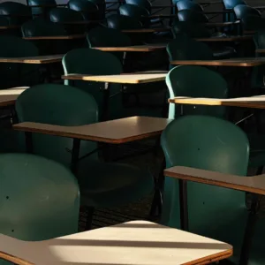 Homem é condenado após ofensas à professora por aula de cultura afro em SC