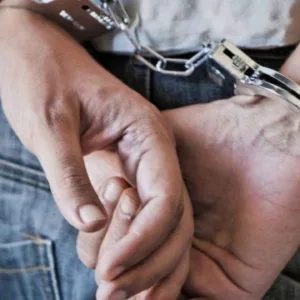 Homem é preso por tentativa de feminicídio após julgamento em Lages