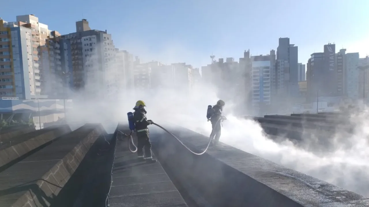 Incêndio assusta passageiros na rodoviária de Florianópolis