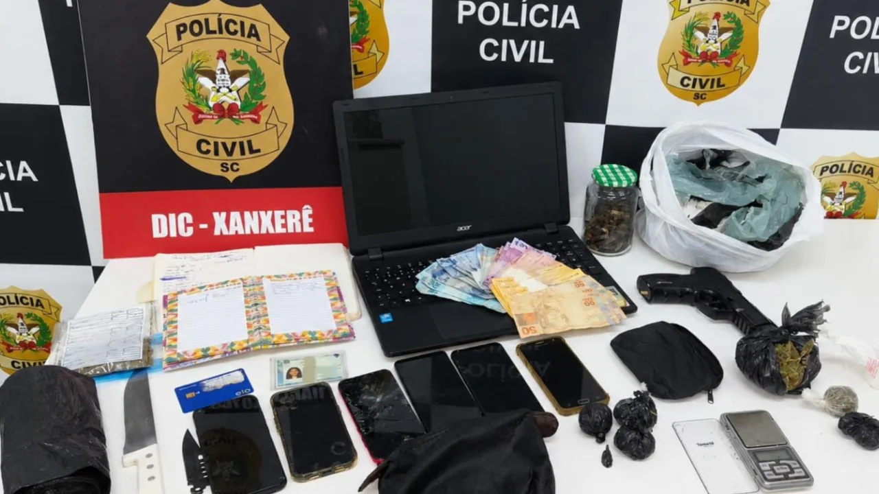 Jovem de 18 anos é presa por tráfico em Faxinal