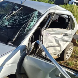 Jovem morre e duas pessoas ficam feridas em grave acidente na BR-282 - Imagem: reprodução/ CBMSC