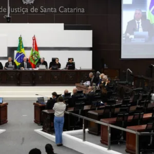 Justiça de SC derruba “Momento Bíblico” em sessões da Câmara de Vereadores de Três Barras - Imagem: reprodução