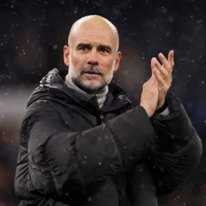 Manchester City anuncia saída de Guardiola após 10 anos.| Foto: Divulgação Manchester City / Reprodução SBT Sports