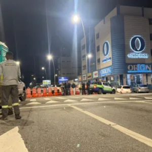 Megaobra contra alagamentos altera trânsito na Avenida Presidente Kennedy em São José