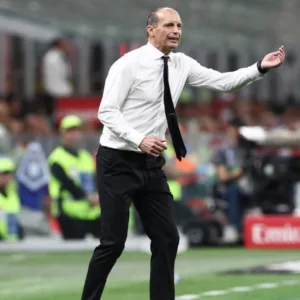 Milan anuncia demissão de Allegri e faz limpa no clube