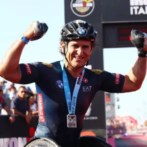 Morre Alex Zanardi, medalhista paralímpico e ex-piloto de Fórmula 1, aos 59 anos