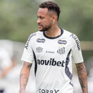 Neymar tem lesão grau 2, diz médico da Seleção Brasileira