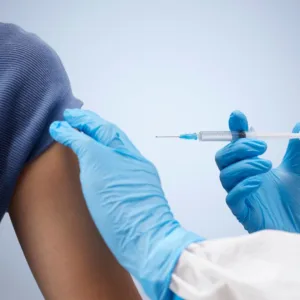 OMS diz que vacina contra cepa de ebola na África pode levar até nove meses | Foto: Imagem ilustrativa/Canva/Reprodução