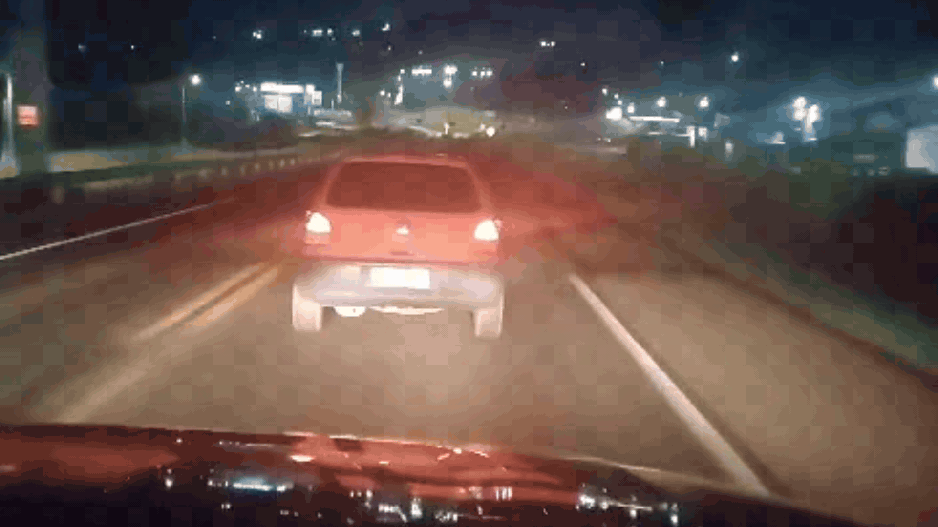 PRF flagra motorista bêbado, sem CNH e dirigindo em zigue-zague na BR-282 em SC