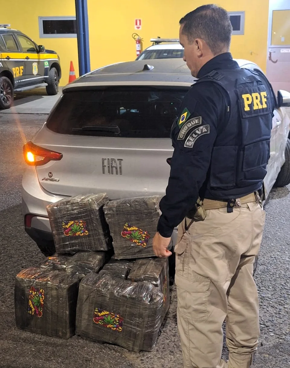 PRF prende foragido da Justiça com quase 120 quilos de maconha após perseguição na BR-101 em Joinville (1)