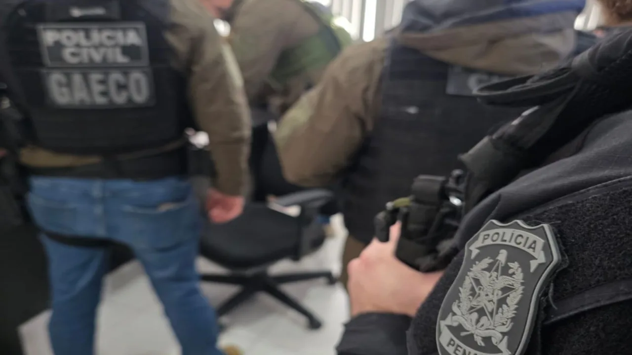 Policial penal é preso por suspeita de enviar drogas para o Presídio de Florianópolis