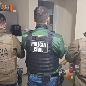 Prefeito de Balneário Piçarras é preso em investigação sobre corrupção e lavagem de dinheiro