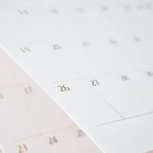 Quando cai o 5º dia útil de maio? Feriado muda a data | Foto: Freepik/Reprodução
