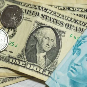 Real é a moeda que mais subiu frente ao dólar em 2026