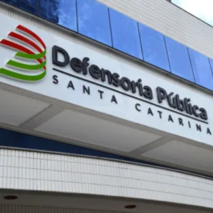 SC agiliza apoio jurídico em casos sem paternidade registrada.| Foto: Divulgação Defensoria Pública