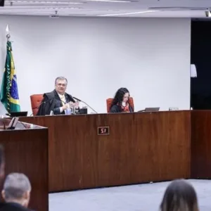 STF mantém decisão que impede aposentadoria compulsória de juízes