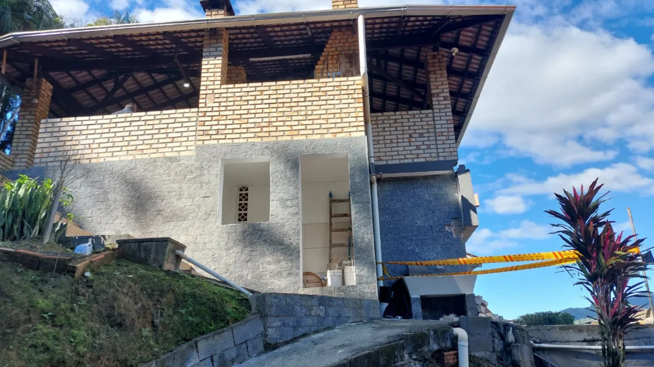Sacada desaba durante comemoração e deixa quatro feridos em SC