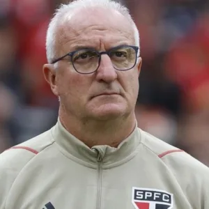 São Paulo acerta retorno de Dorival Júnior ao Morumbi.| Foto: Rubens Chiri/SPFC / Divulgação SBT Sports / Reprodução