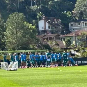 Sem Neymar, Seleção faz segundo treino com visita de Felipão.| Foto: Reprodução SBT Sports / Divulgação