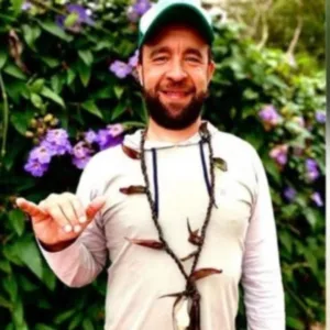 Surfista de SC é atingido no coração por peixe-agulha na Costa Rica
