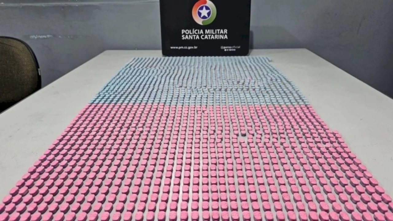 Suspeito tenta fugir da PM e acaba preso com 2 mil comprimidos de ecstasy em SC