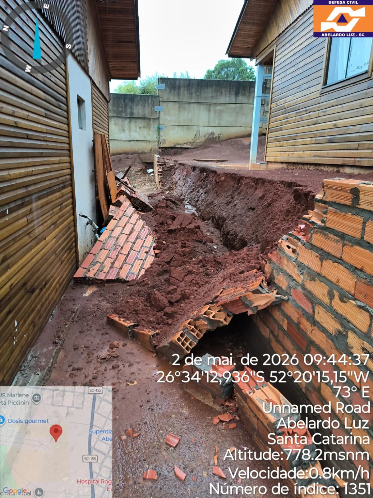Temporal provoca quedas de árvores, destelhamentos e enxurrada no Oeste de SC