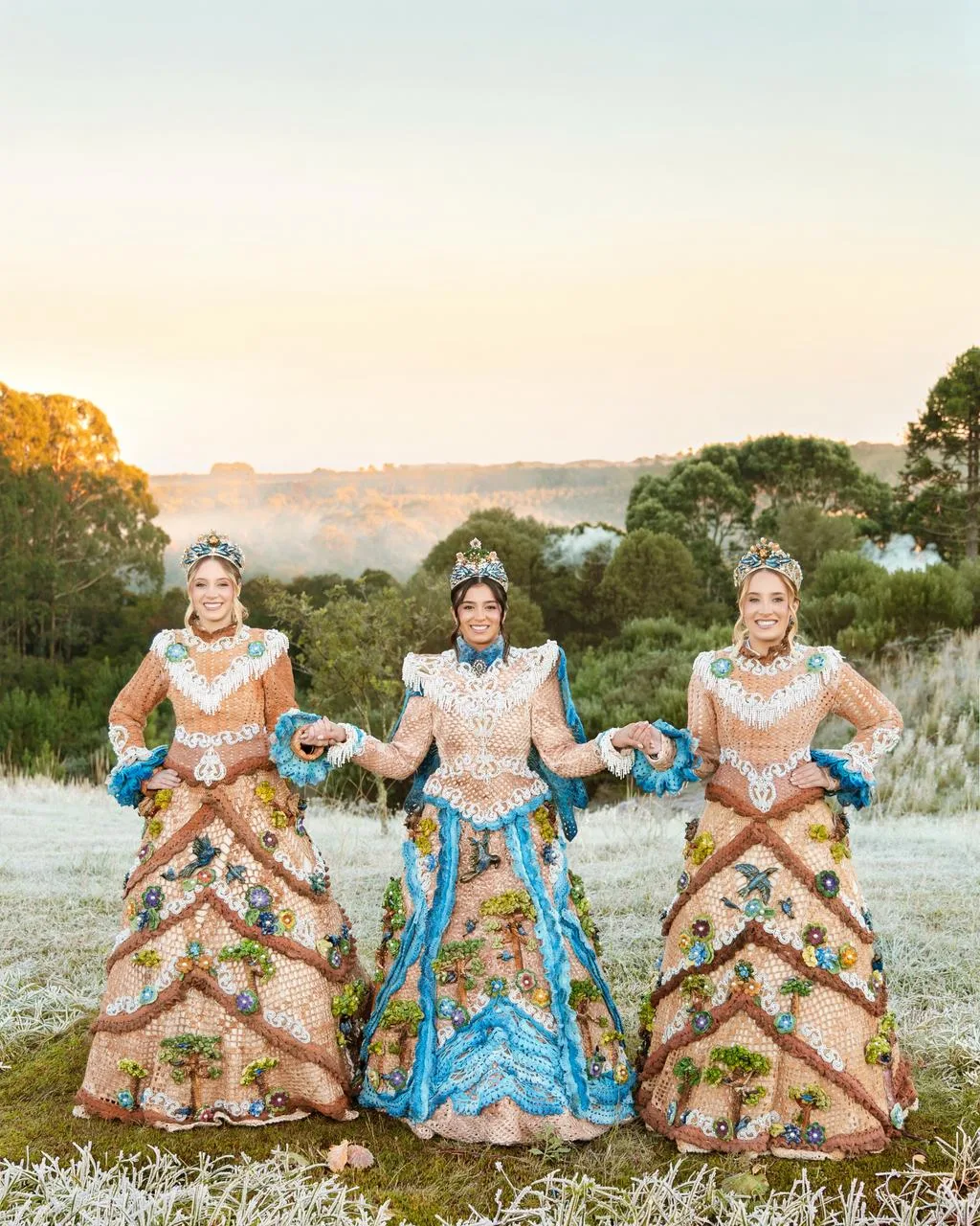 Trajes oficiais da realeza da 36ª Festa Nacional do Pinhão são apresentados