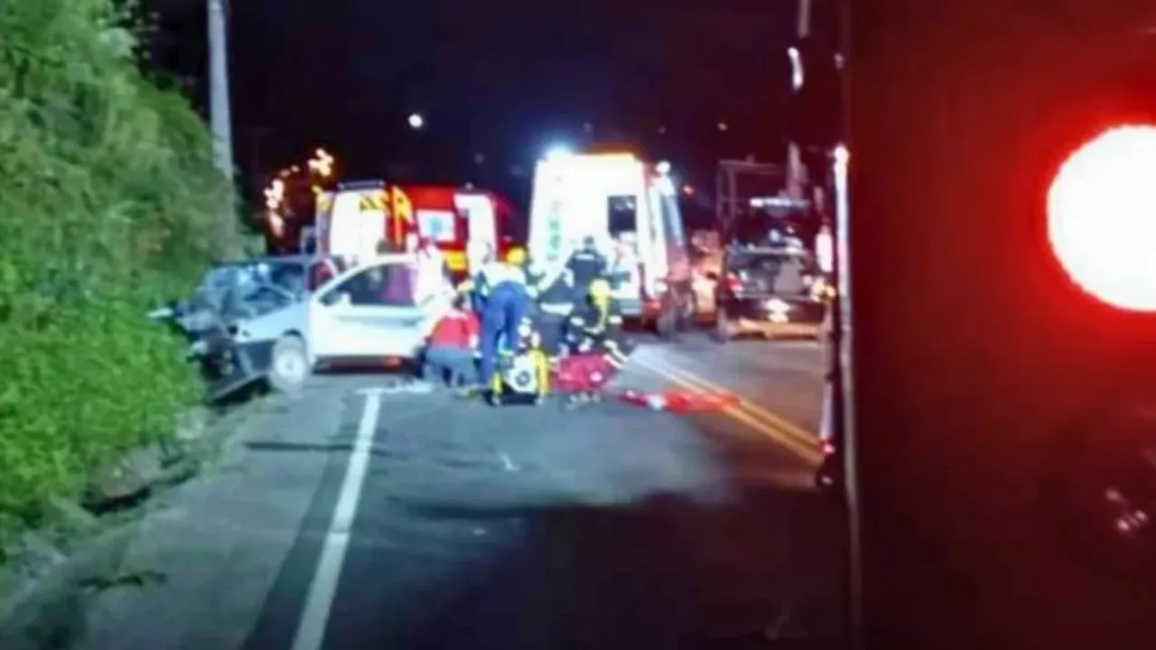 Ultrapassagem proibida termina em tragédia com dois mortos em SC