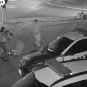 VÍDEO: criança engasgada é salva por guardas municipais em SC | Foto: Guarda Municipal de Chapecó/Reprodução
