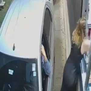 VÍDEO funcionária da ONU dá tapa no rosto de atendente após erro em pedido