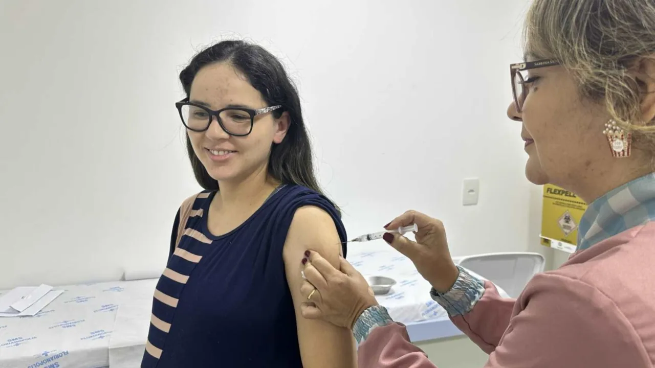 Vacinação contra gripe será ampliada para toda a população acima dos 6 meses em SC