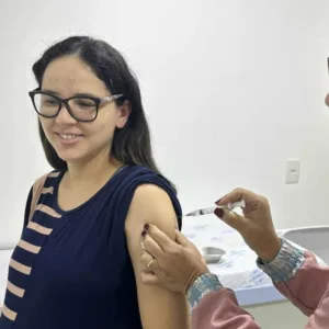 Vacinação contra gripe será ampliada para toda a população acima dos 6 meses em SC