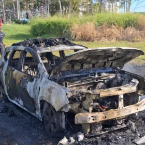 Viatura da Guarda Municipal é incendiada durante abordagem social em Florianópolis | Foto: CBMSC