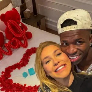 Virginia anuncia fim do namoro com Vini Jr.