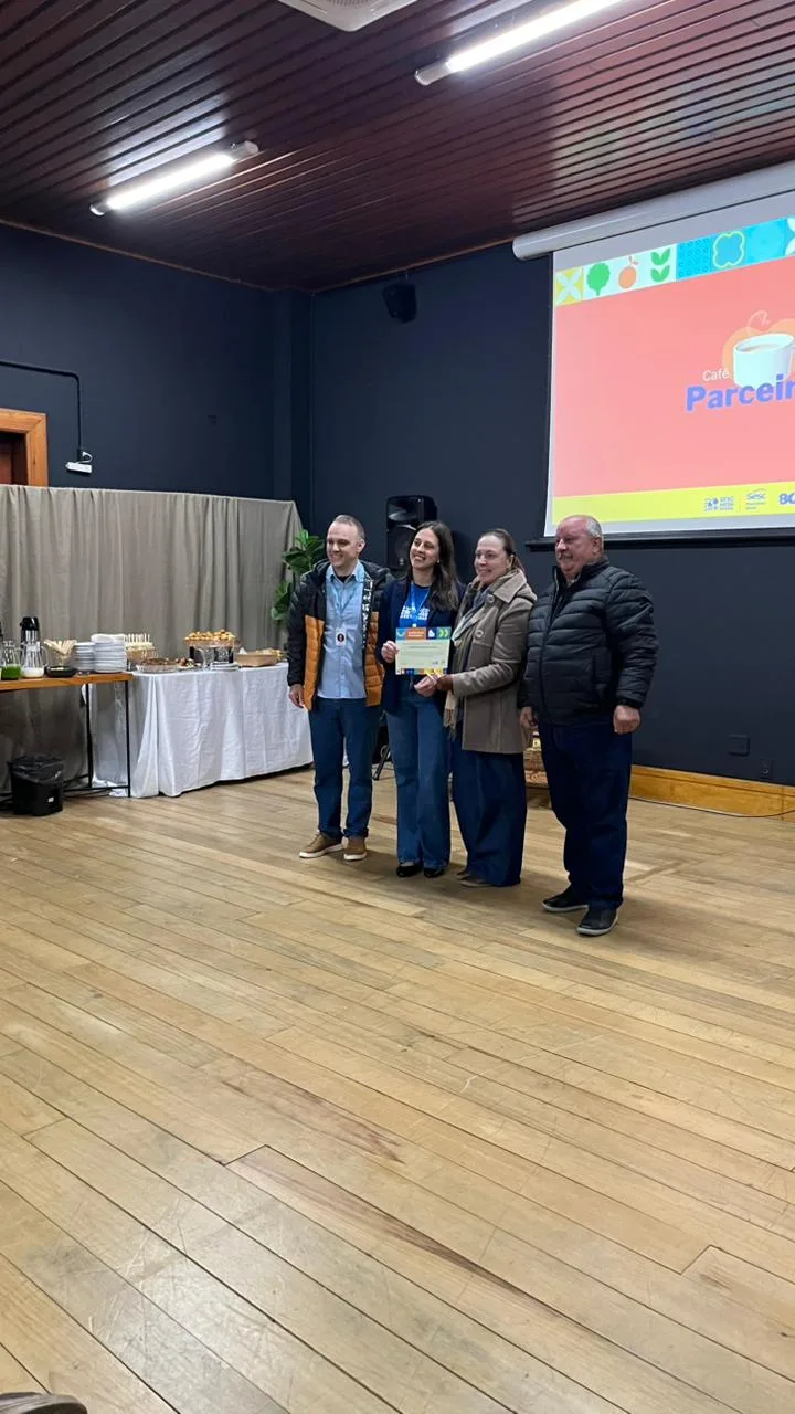 Rádio Clube de Lages e Fundação Carlos Joffre do Amaral recebem homenagem do Sesc Mesa Brasil