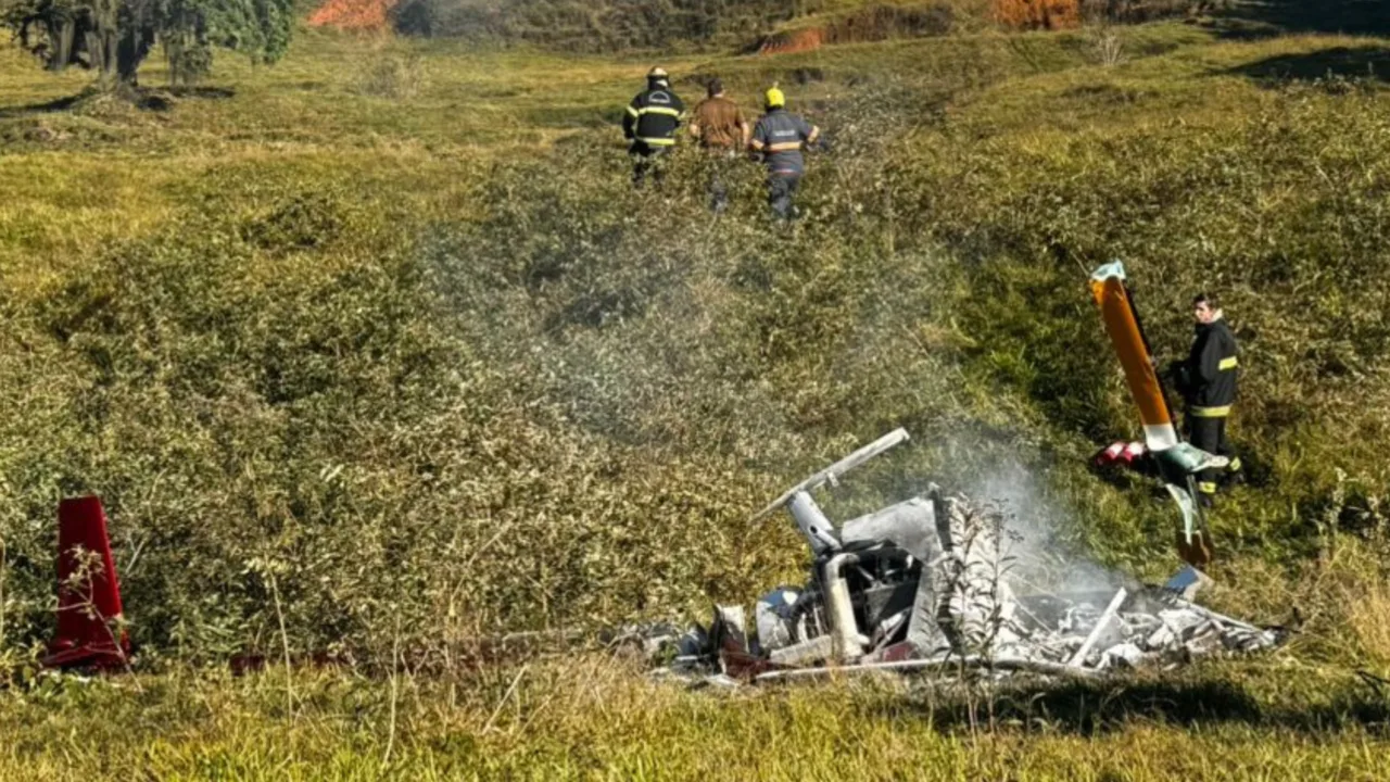 homem morre carbonizado após queda de helicóptero em Pomerode
