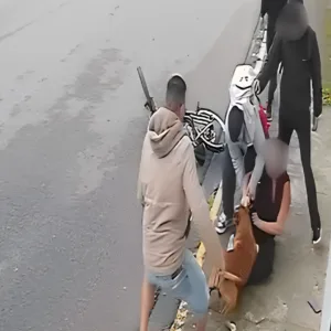 Ataque de pitbull deixa duas pessoas feridas em SC
