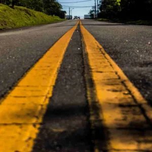BR-116 é totalmente interditada após tombamento de caminhão carregado com tabaco em SC