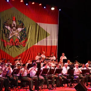 Banda do CBMSC faz concerto gratuito em Chapecó