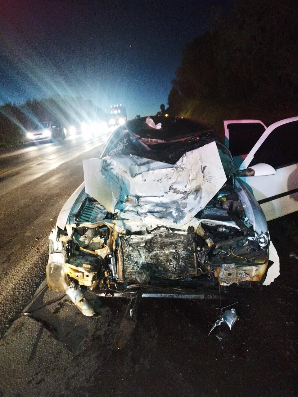 Batida frontal entre carro e moto deixa um morto na BR-282 em SC