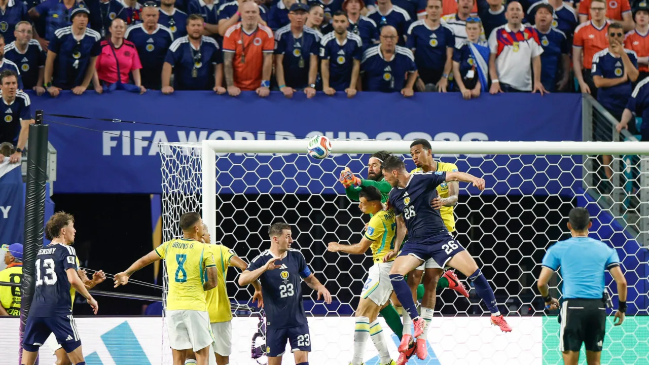 Brasil alcança marca inédita de 50 jogos sem sofrer gols em Copas do Mundo