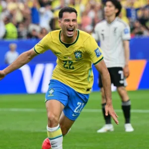 Brasil volta a virar jogo de mata-mata após 24 anos