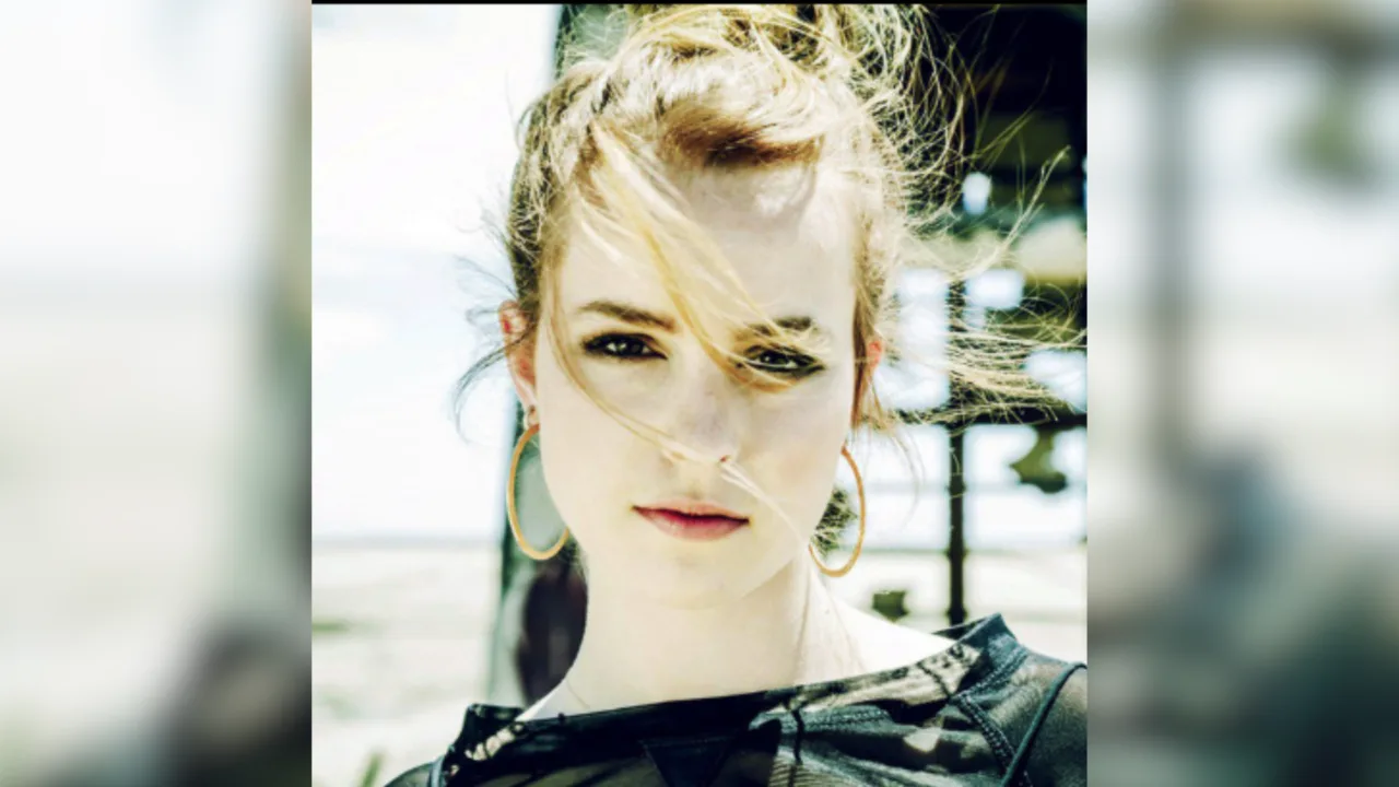 Bridget Mendler lança EP após 10 anos; web reage