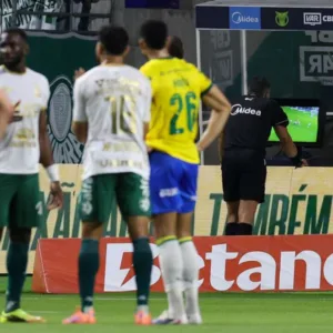 CBF divulga áudios do VAR em Palmeiras x Chapecoense