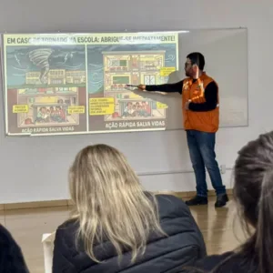 Chapecó treina escolas para agir em situações de risco