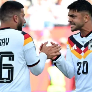 Com virada nos acréscimos, Alemanha derrota Costa do Marfim e se classifica
