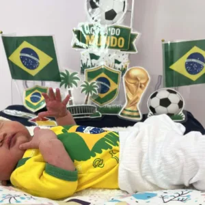 Copa do Mundo inspira ensaio fotográfico com recém-nascidos em BC