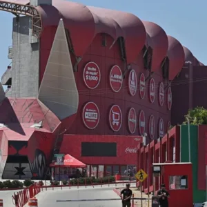 Corpo em decomposição é encontrado em frente a estádio usado pela seleção do Irã