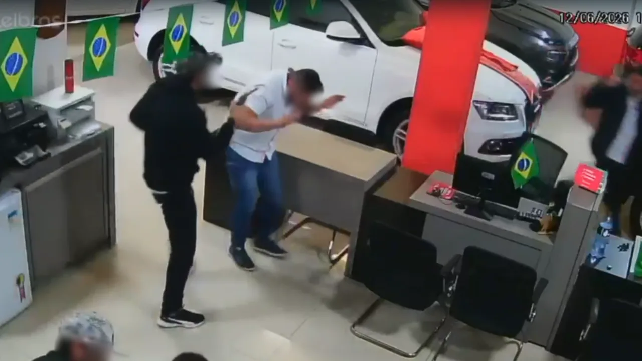 Criminosos armados invadem concessionária de veículos e roubam proprietário em SC